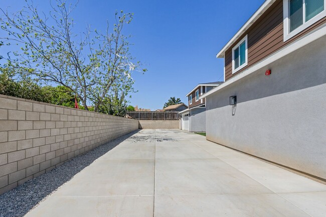Building Photo - BRAND NEW HOME
