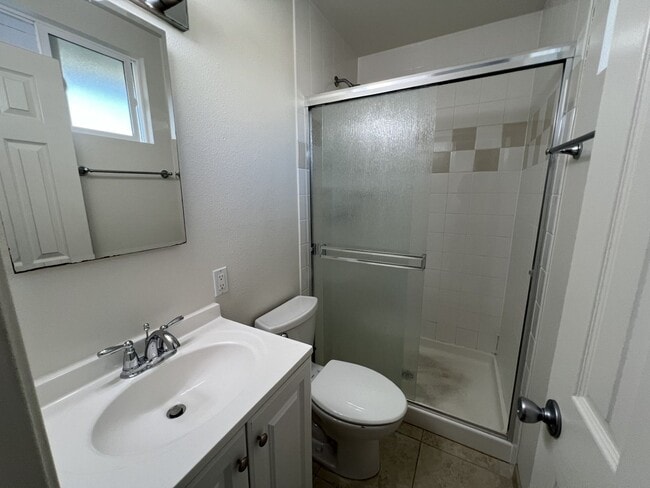 Building Photo - Amazing 4 Bedroom in the Heart of SD!