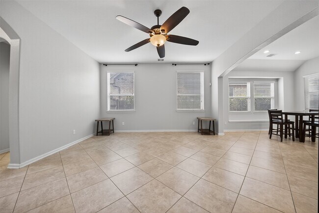 Building Photo - 8922 Pinenut Dr