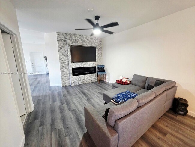 Building Photo - 13130 SW 232nd Ter