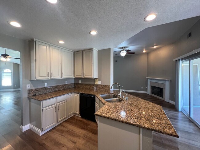 Building Photo - 4-bedroom single story home in Turlock!