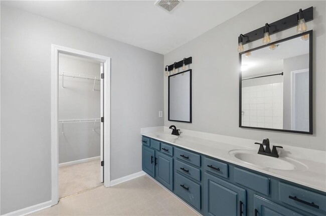Building Photo - 544 Georgia Way