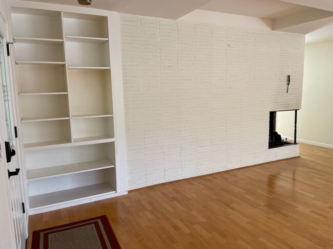 Building Photo - Charming Two Bedroom Pacific Grove Home