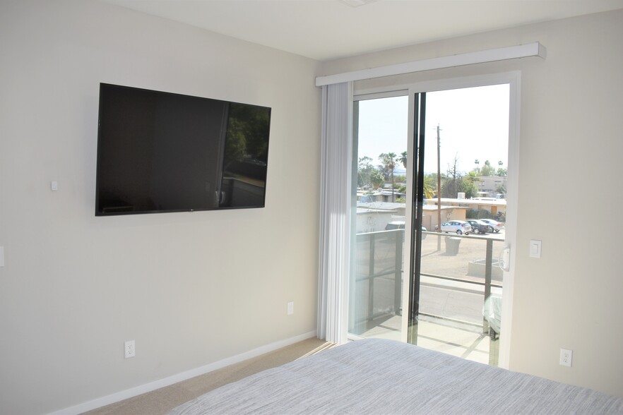 Bedroom 2 with Balcony - 901 S Smith Rd