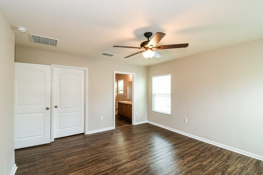 Building Photo - 2067 Tyson Lake Dr