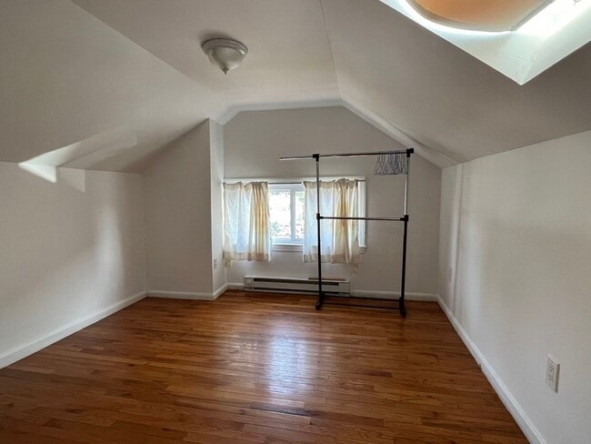 Building Photo - 17 Cheriton Rd