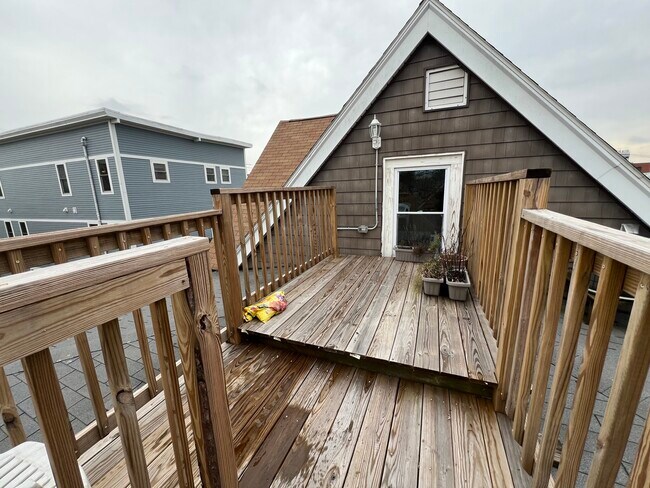 Building Photo - 7 Jay St