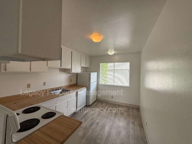 Building Photo - 2318 Church Ave