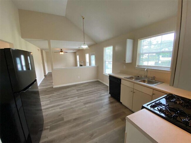 Building Photo - 4553 Era Trce