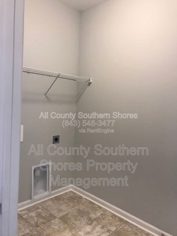 Building Photo - 877 Devon Estate Ave