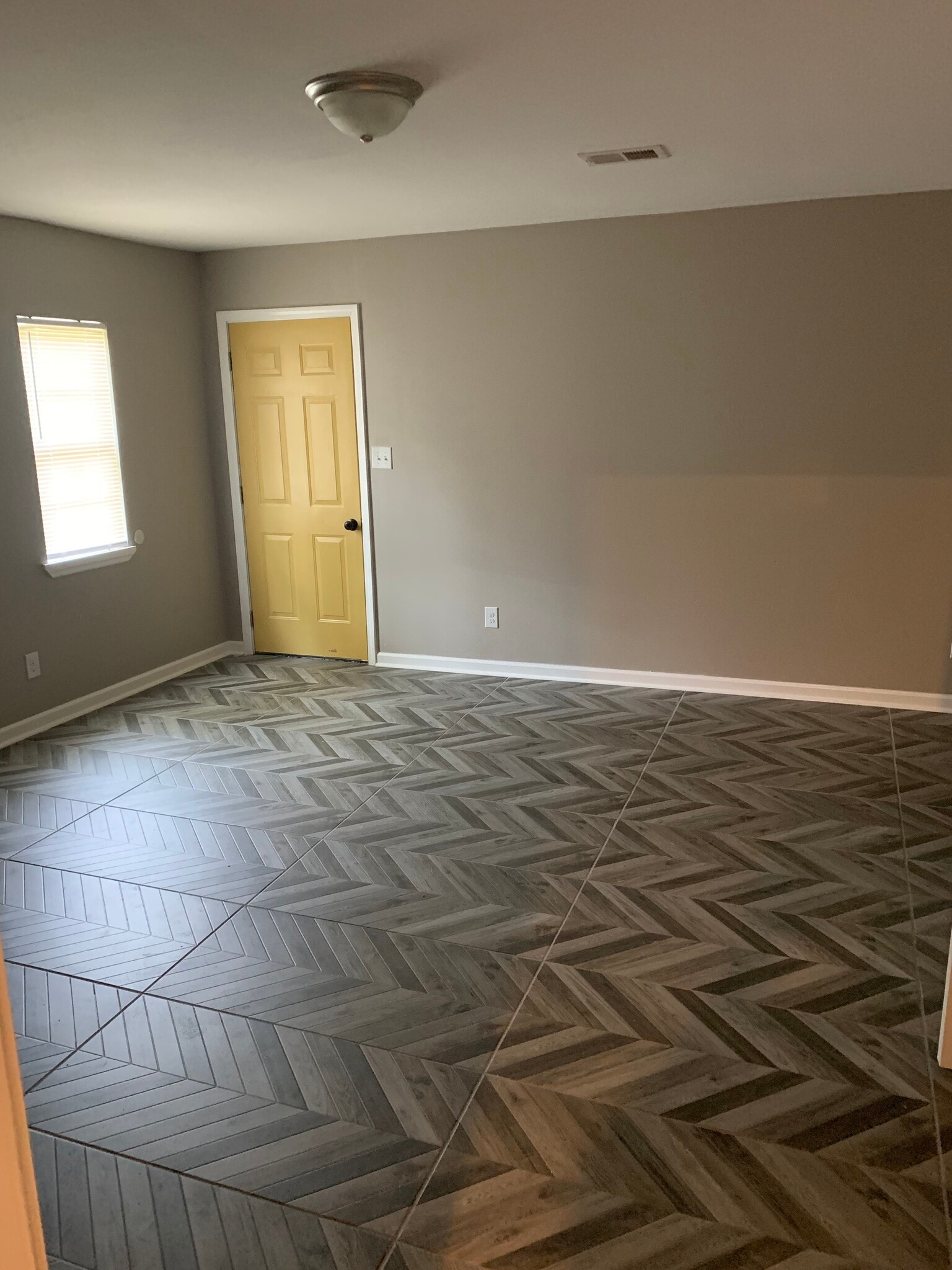 Building Photo - 3381 Leschallas Dr