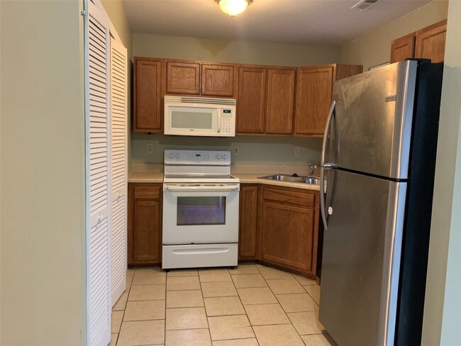 Building Photo - 403 Frank St