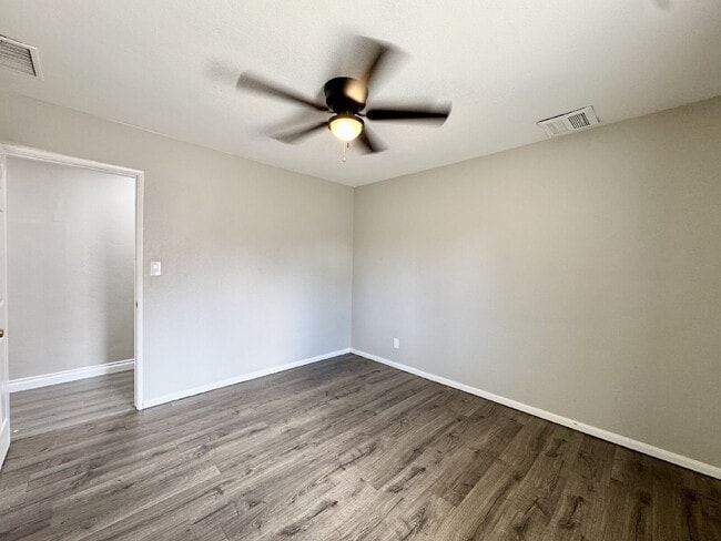 Building Photo - Adorable 3BD Vintage Henderson home for rent! MOVE IN SPECIAL - 1 month free!