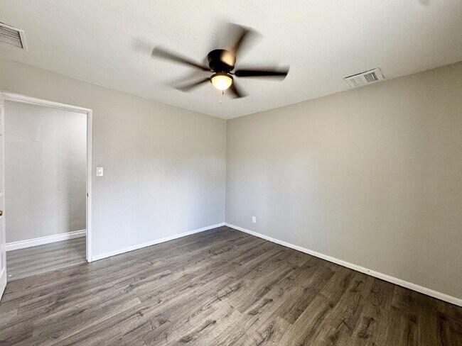 Building Photo - Adorable 3BD Vintage Henderson Home w/ Mod...
