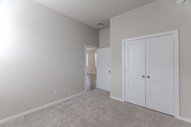 Building Photo - 8026 Whisper Grove Dr