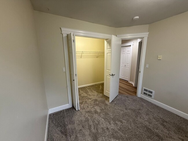 Building Photo - Charming No-Stairs Rambler – Move-In Ready...