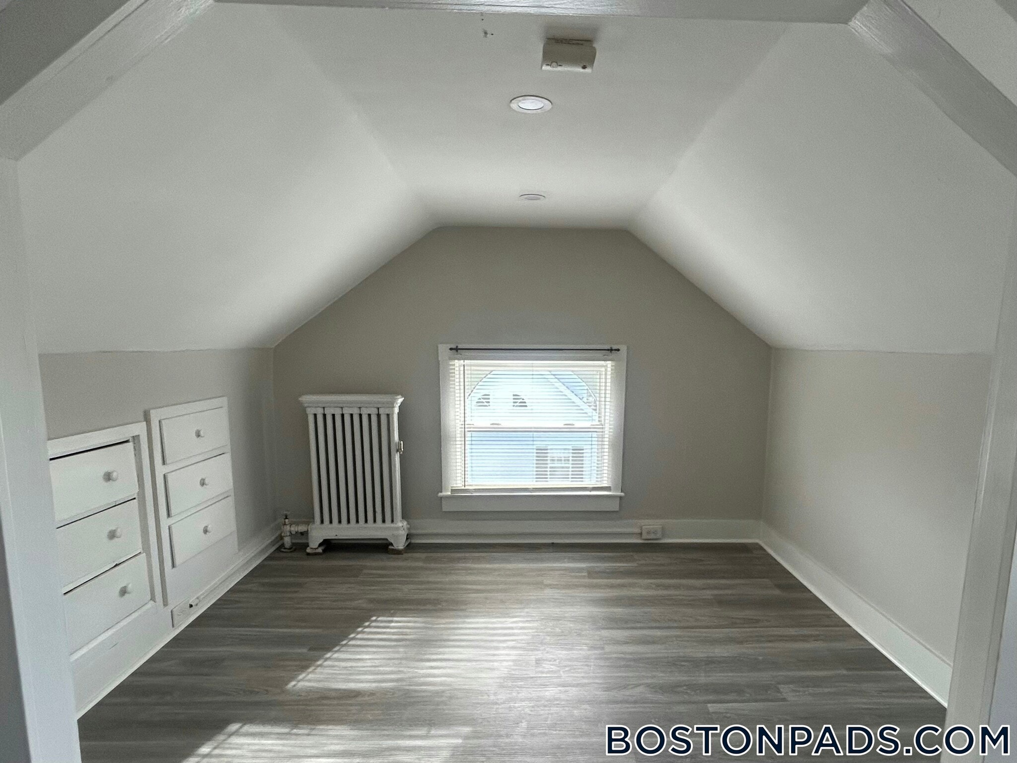 Building Photo - 40 Warren Ave