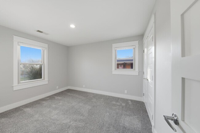Building Photo - 3310 Plateau Pl