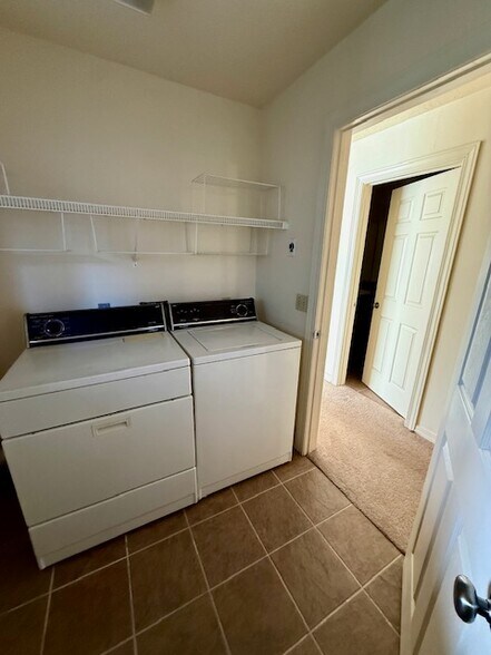 Building Photo - 325 C St