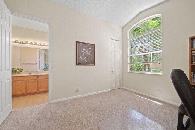 Building Photo - 1423 SE Legacy Cove Cir