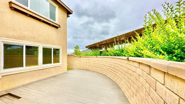 Building Photo - Beautiful Two-Story Home in the Newer Community of Horse Creek Ridge in Fallbrook!