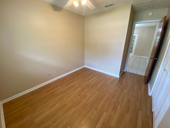Building Photo - 4581 Praver Dr N