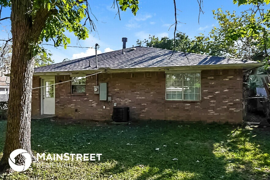 Building Photo - 1215 S Oak Cliff Blvd