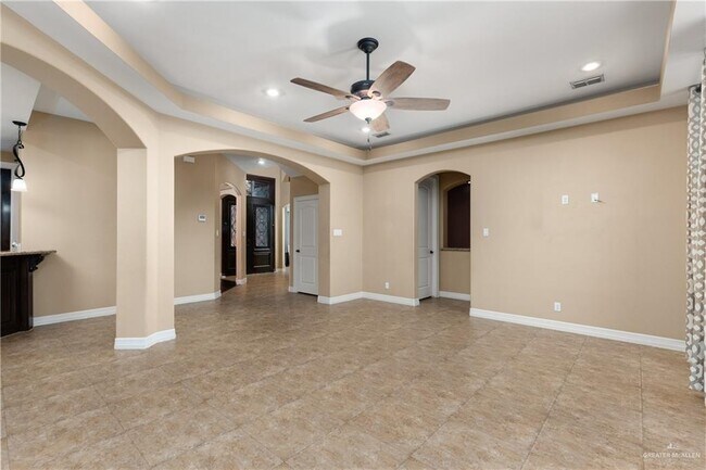 Building Photo - 1320 Manzano Ln