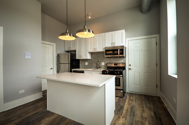 Floorplan - 1758 W. 21st Pl. / 2115 S. Wood St.