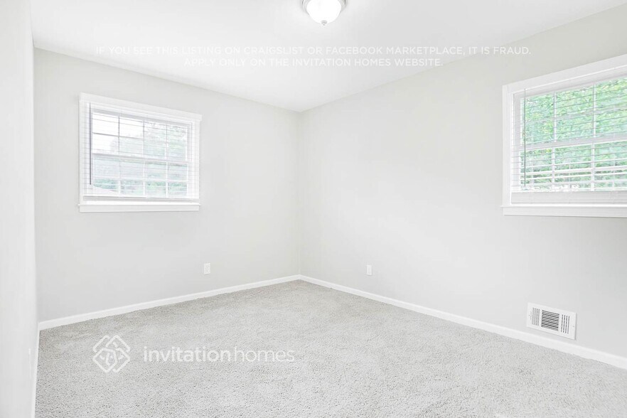 Building Photo - 2675 Jamestown Way