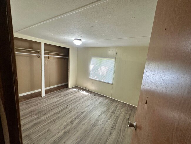 Building Photo - Mobile Home with 2 Bed 1 Bath in Benton