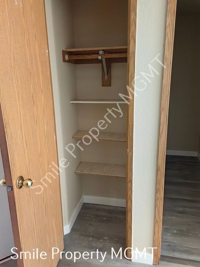Building Photo - Recently updated New LVP Flooring, New Interior Painting, New Refrigerator.
