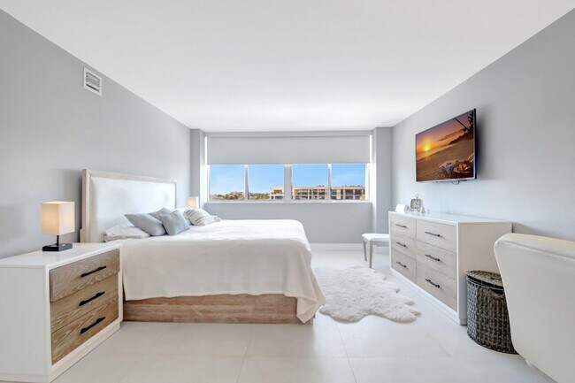Building Photo - 2773 S Ocean Blvd