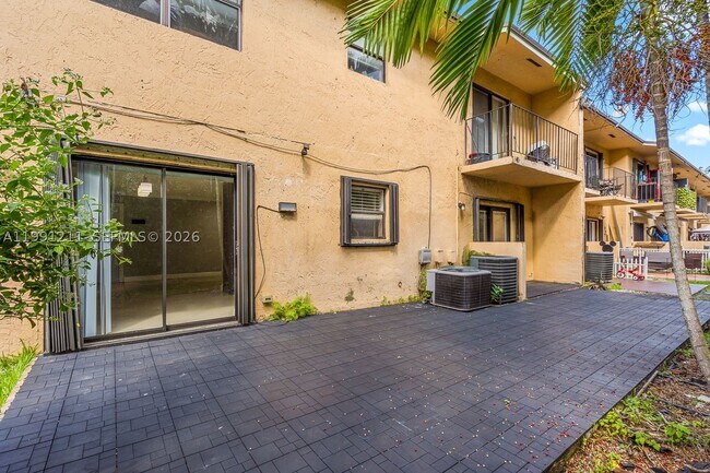 Building Photo - 6854 NW 173rd Dr