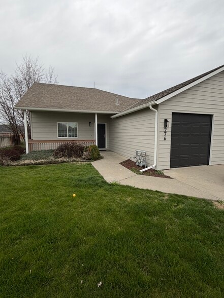 Building Photo - 276 NW schnabel ln