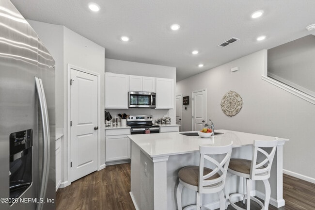 Building Photo - 14532 Macadamia Ln