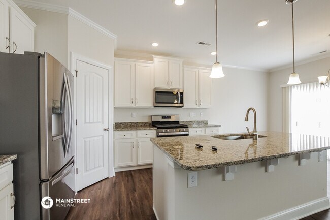 Building Photo - 3909 Allenby Pl