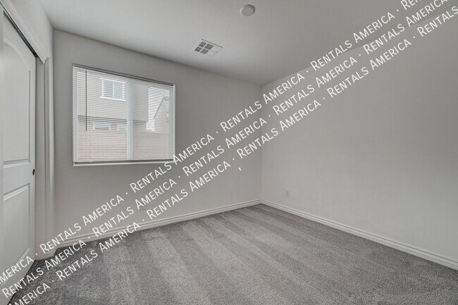 Building Photo - 374 Quail Finch Dr
