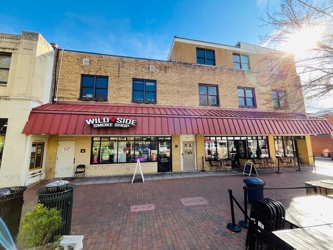Building Photo - 151 College Ave