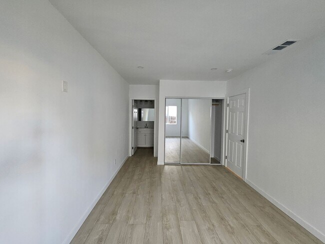 Building Photo - Saticoy Properties