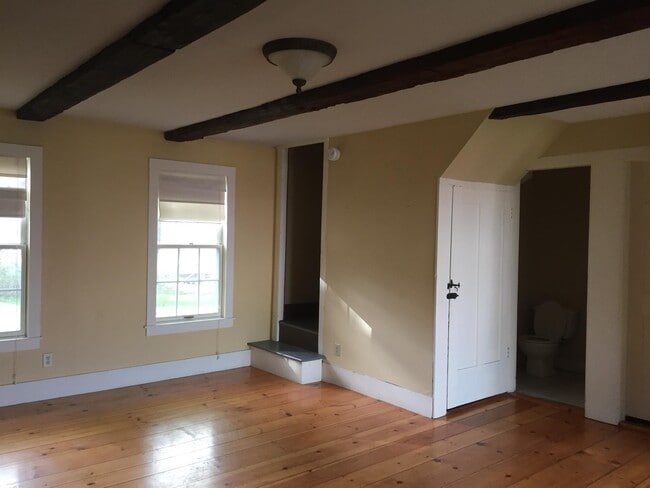 Building Photo - 36 Happy Valley Rd