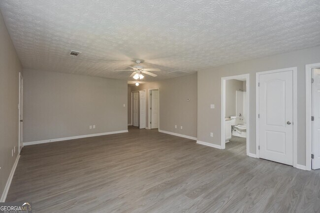 Building Photo - 541 Dove Way