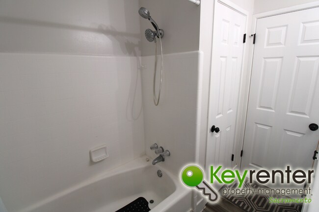 Building Photo - 4741 Foster Way