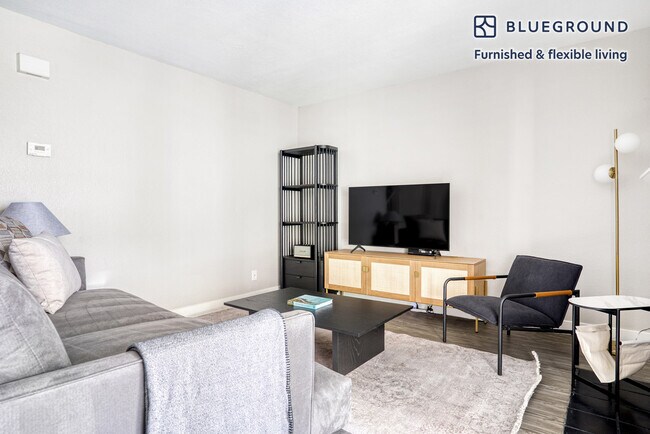 Building Photo - 932 Willowleaf Dr