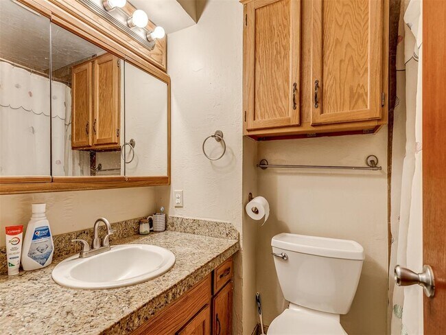 Building Photo - 813 Lapwing Rd