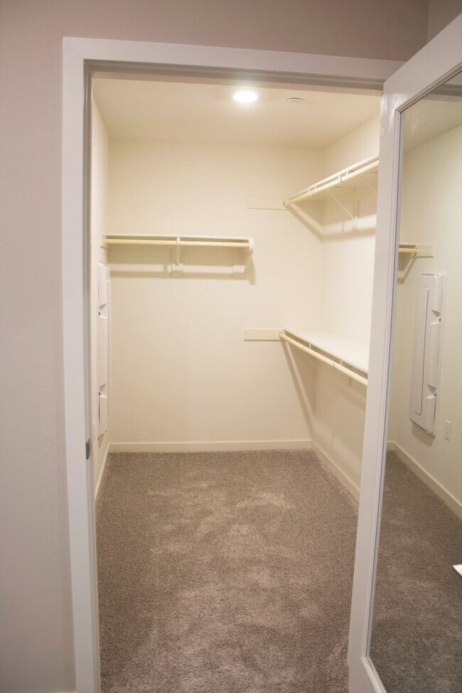 Building Photo - 195 Bowery