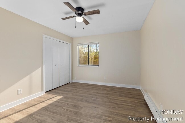 Building Photo - 143 Gaines St SE