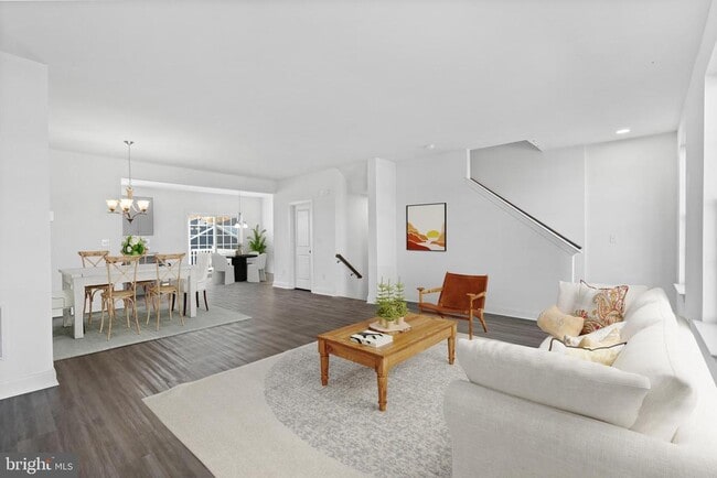 Building Photo - 840 Mapleton Ave