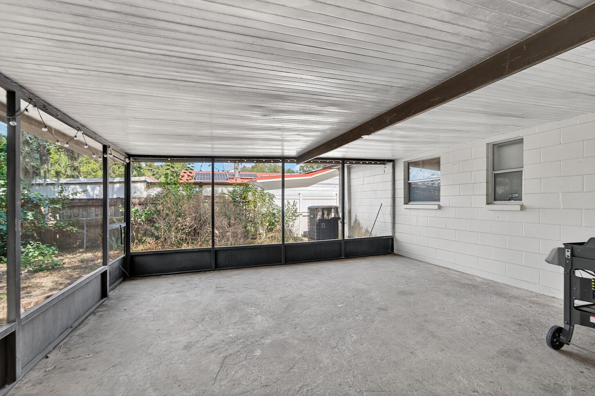 Building Photo - 1712 Village Ct