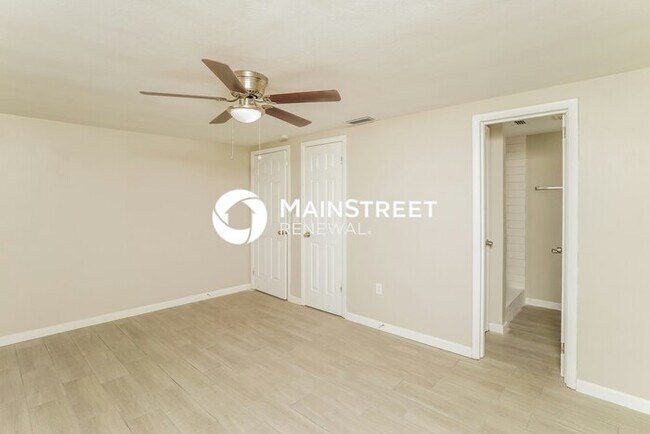 Building Photo - 3 Bedroom Pet-Friendly Home in Port Richey, FL with Main Street Renewal